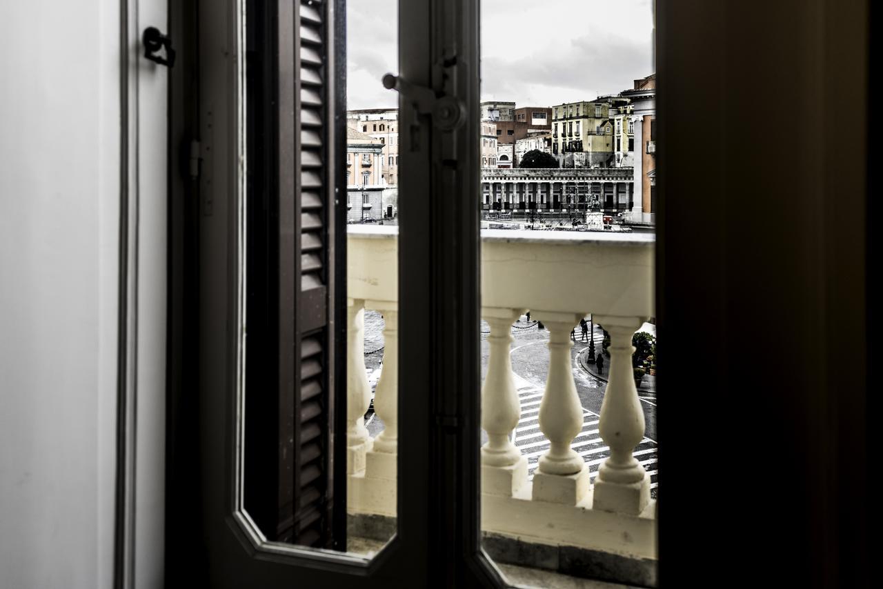 Appartamento Sul Teatro San Carlo Naples Extérieur photo